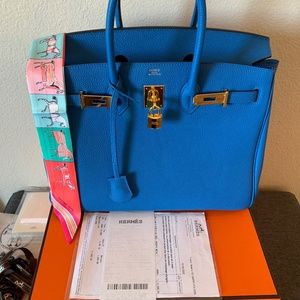 COPY - COPY - Blue top handle medium size hand bag. SAC A MAIN 30.